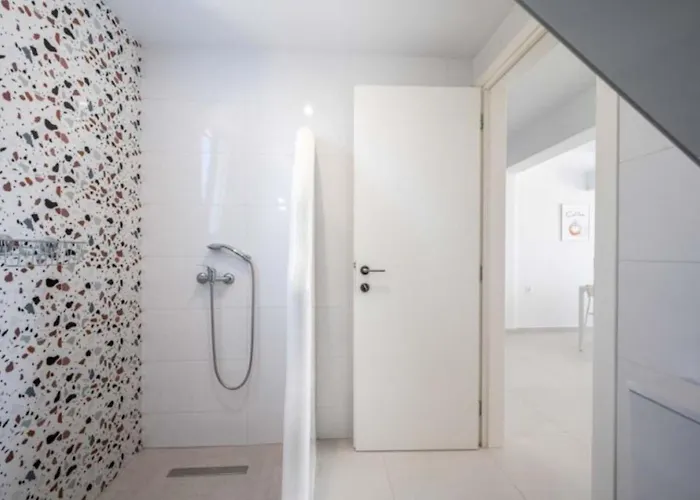 Villa Xenos 5 With A Private Pool Near The Sea