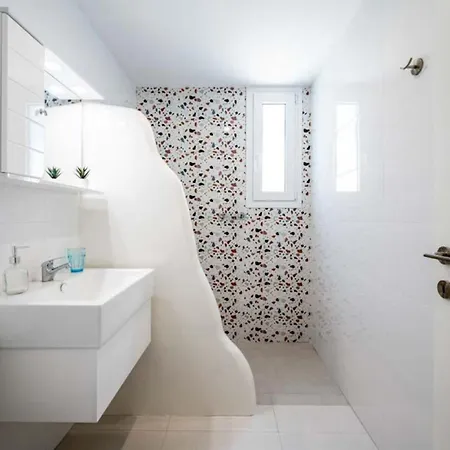 Xenos 5 With A Private Pool Near The Sea * Tigaki