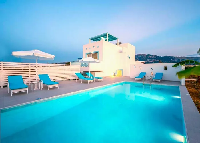 فيلة Xenos 5 With A Private Pool Near The Sea *