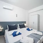 Xenos 5 With A Private Pool Near The Sea Tigaki