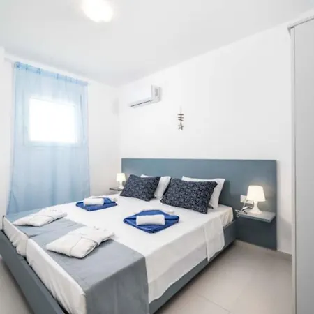 فيلة Xenos 5 With A Private Pool Near The Sea