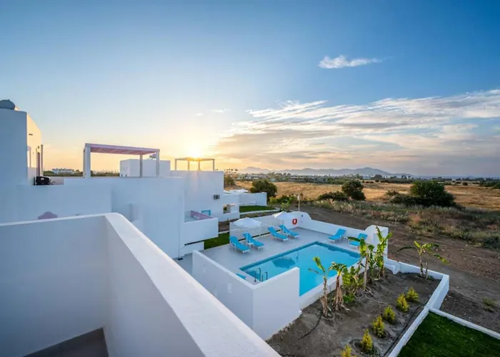 Xenos 5 With A Private Pool Near The Sea *